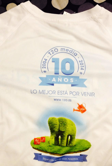 Camiseta Lo Mejor Esta Por Venir T2O media